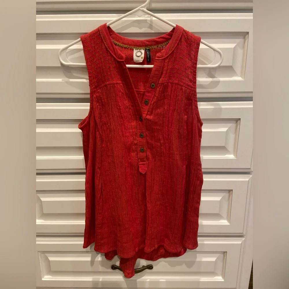 Sleeveless v-neck tunic from anthropologie - Picture 1 of 1